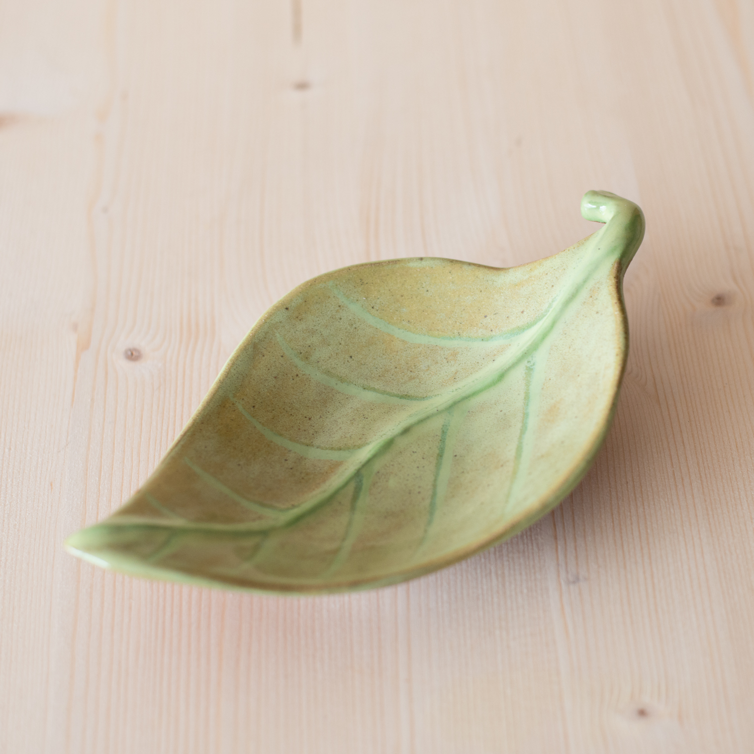 ST Pottery Leaf Dish